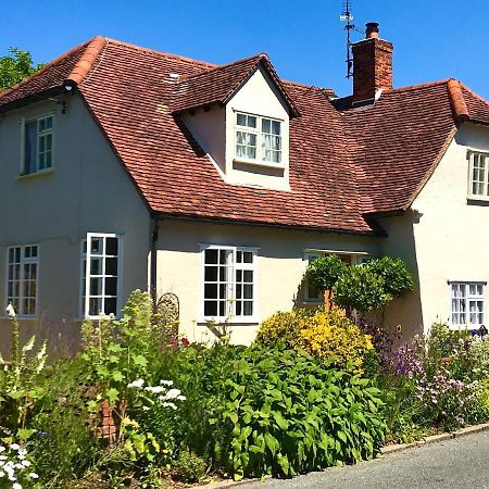 Corner House Luxury Bnb Little Dunmow Екстериор снимка