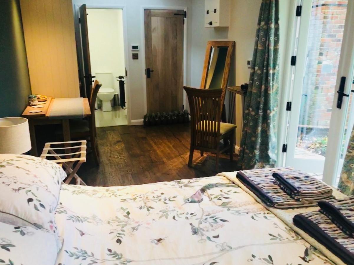 Corner House Luxury Bnb Little Dunmow Екстериор снимка