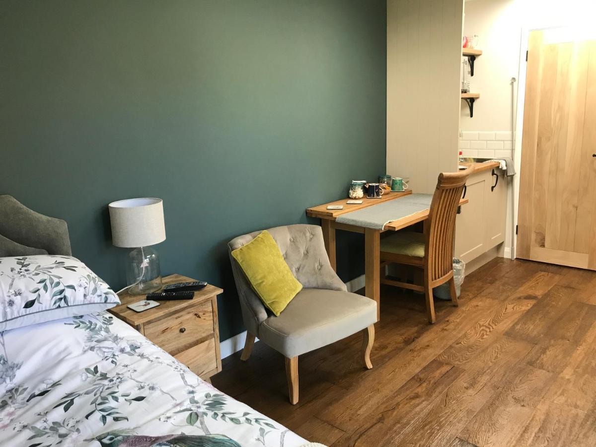 Corner House Luxury Bnb Little Dunmow Екстериор снимка