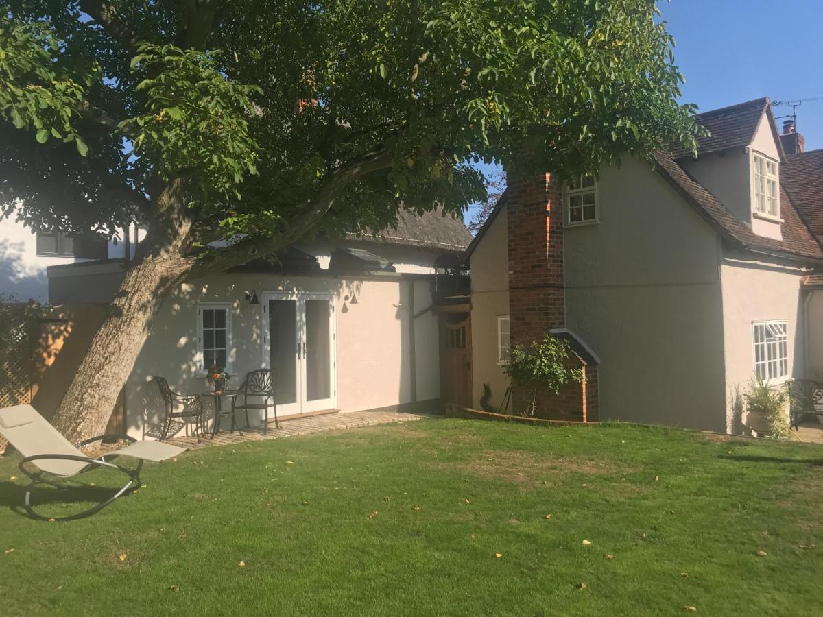 Corner House Luxury Bnb Little Dunmow Екстериор снимка