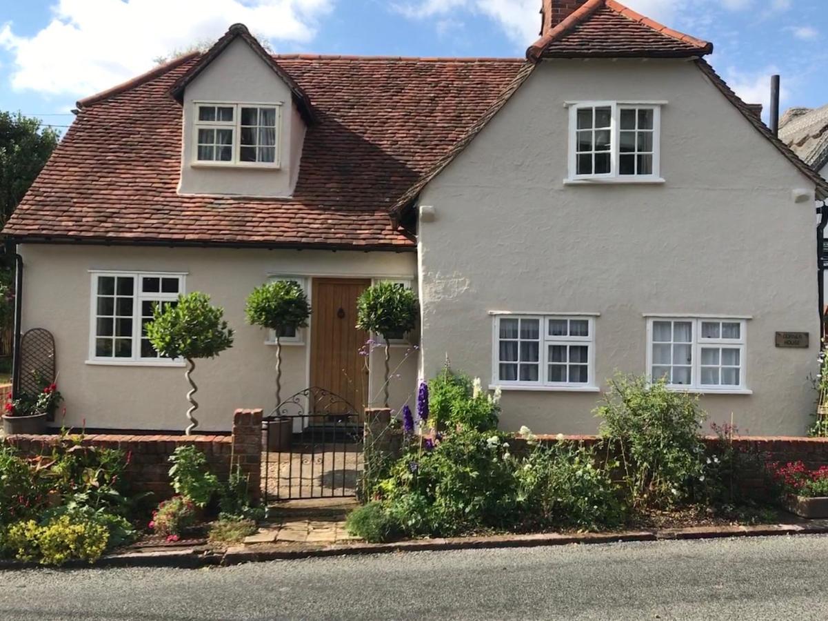 Corner House Luxury Bnb Little Dunmow Екстериор снимка