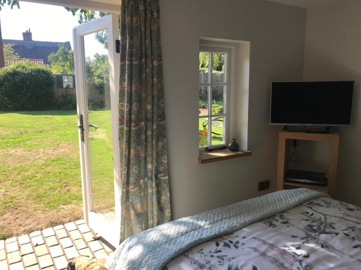 Corner House Luxury Bnb Little Dunmow Екстериор снимка