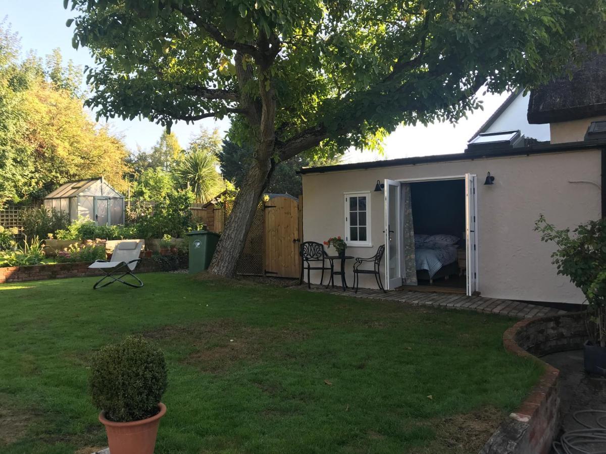 Corner House Luxury Bnb Little Dunmow Екстериор снимка