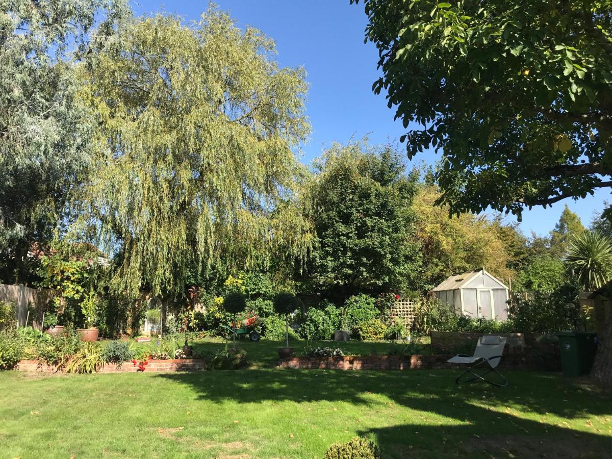 Corner House Luxury Bnb Little Dunmow Екстериор снимка