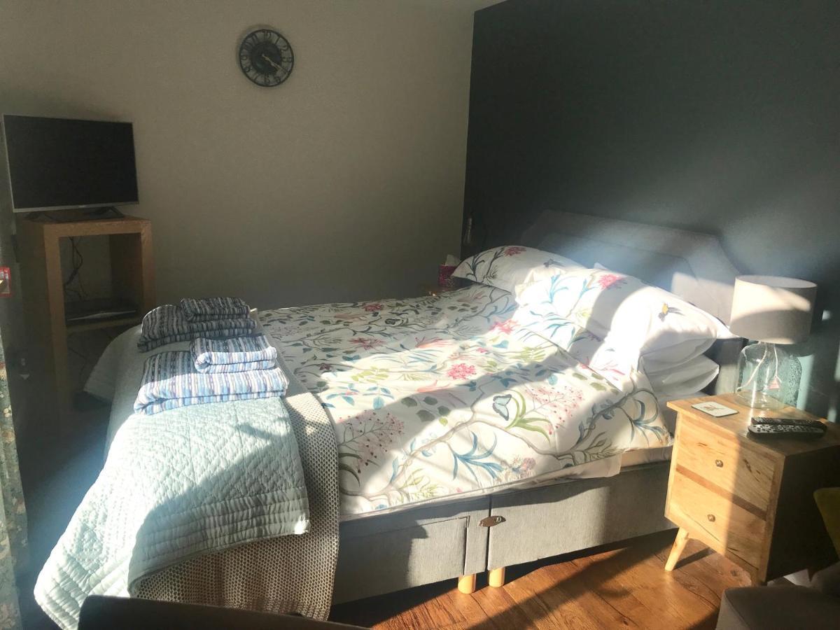 Corner House Luxury Bnb Little Dunmow Екстериор снимка