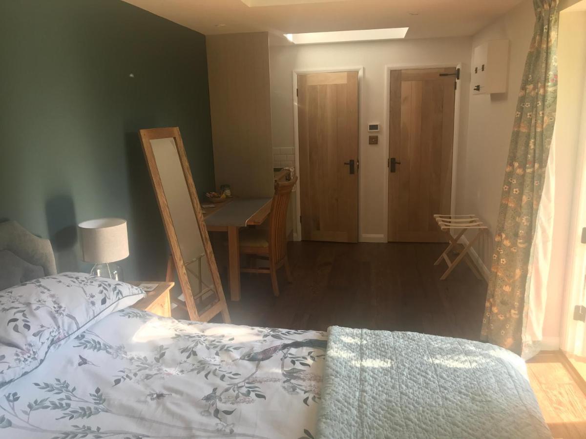 Corner House Luxury Bnb Little Dunmow Екстериор снимка