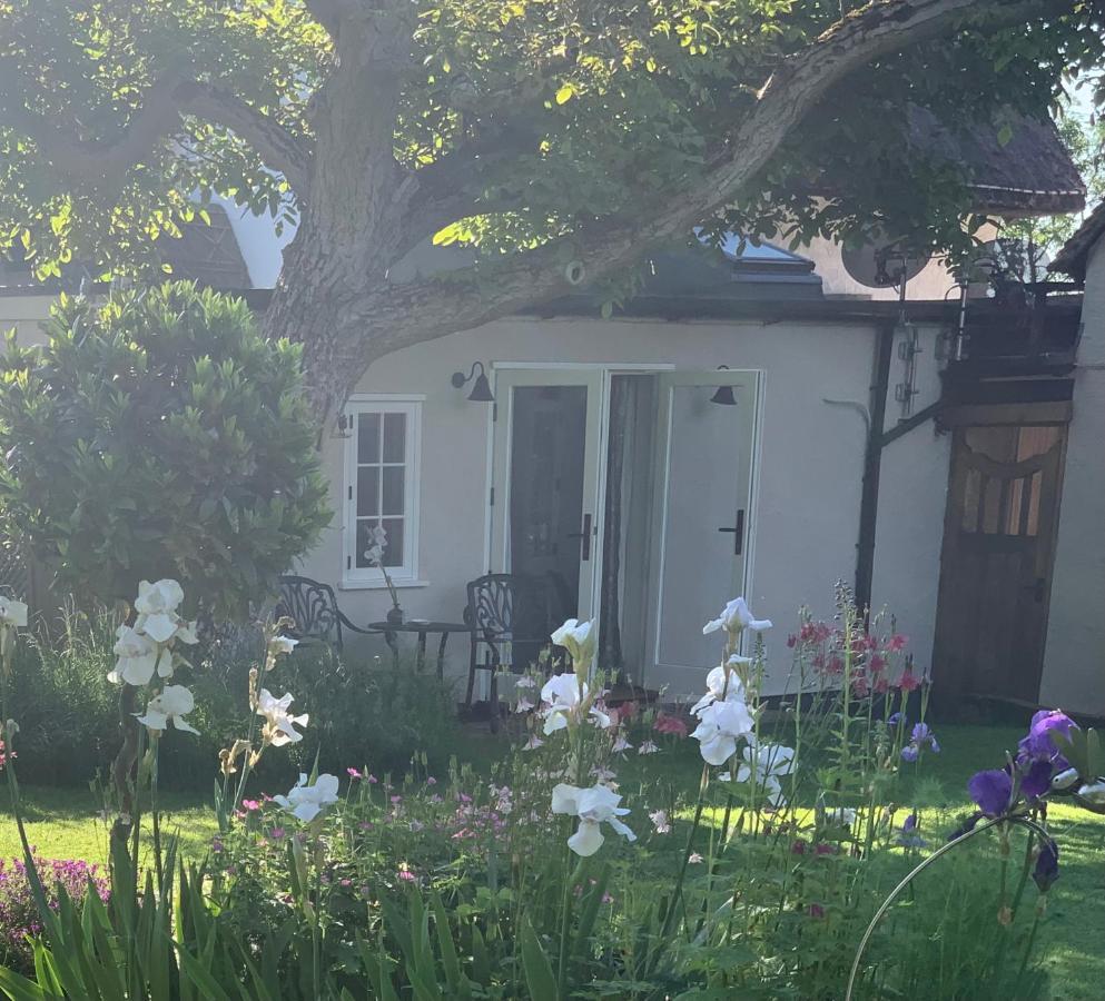 Corner House Luxury Bnb Little Dunmow Екстериор снимка