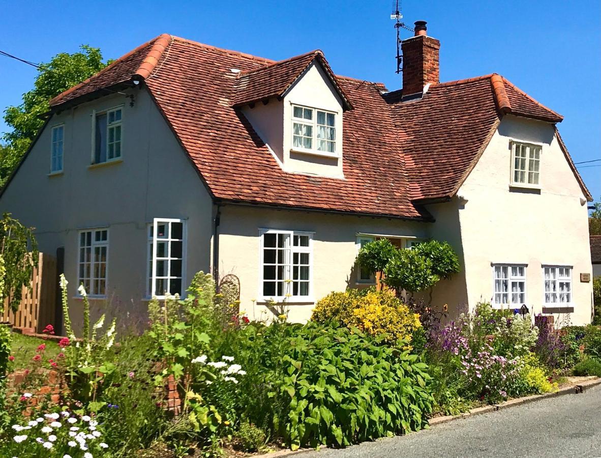 Corner House Luxury Bnb Little Dunmow Екстериор снимка