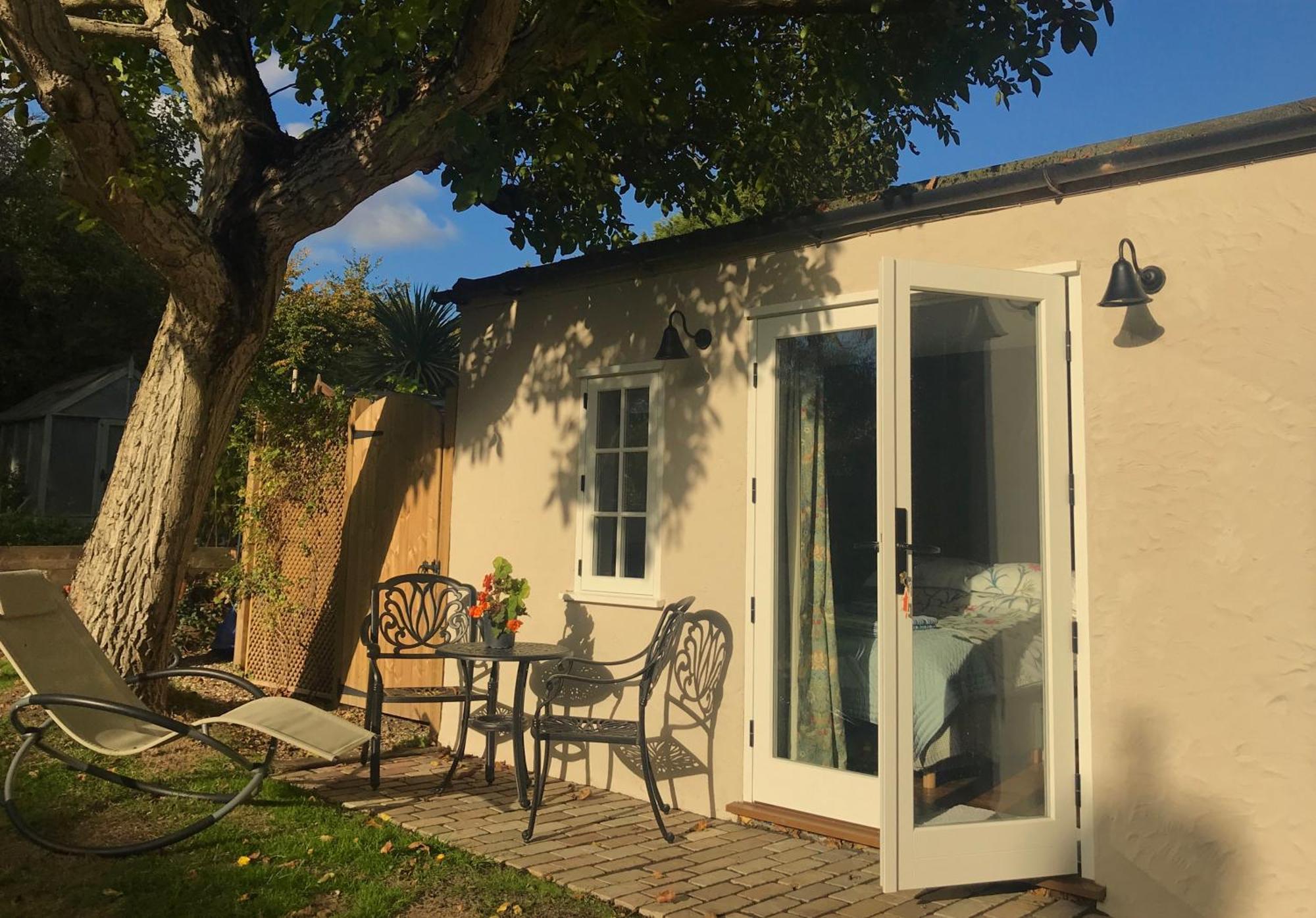 Corner House Luxury Bnb Little Dunmow Стая снимка